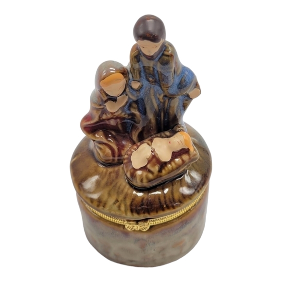 Nativity Ceramic Hinged Holiday Trinket Box - Picture 2 of 8